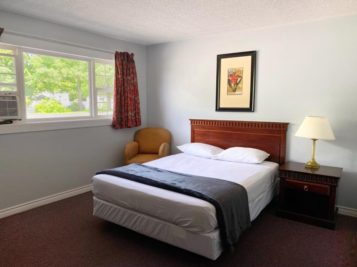 The Fort Nashwaak Motel Фредериктън Екстериор снимка