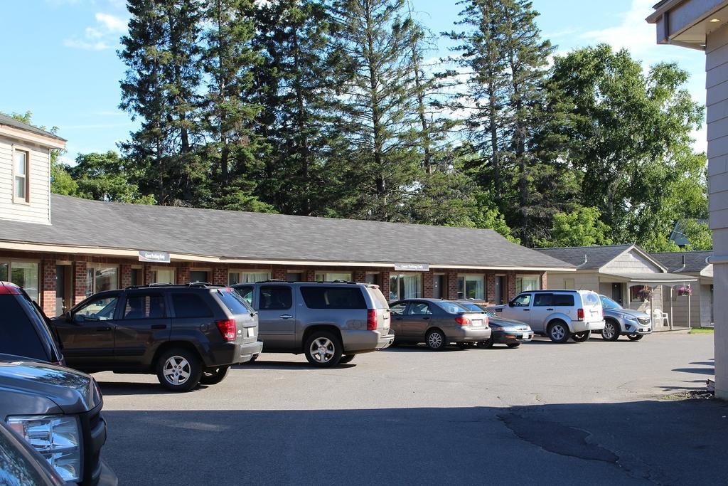 The Fort Nashwaak Motel Фредериктън Екстериор снимка