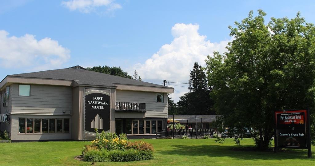 The Fort Nashwaak Motel Фредериктън Екстериор снимка